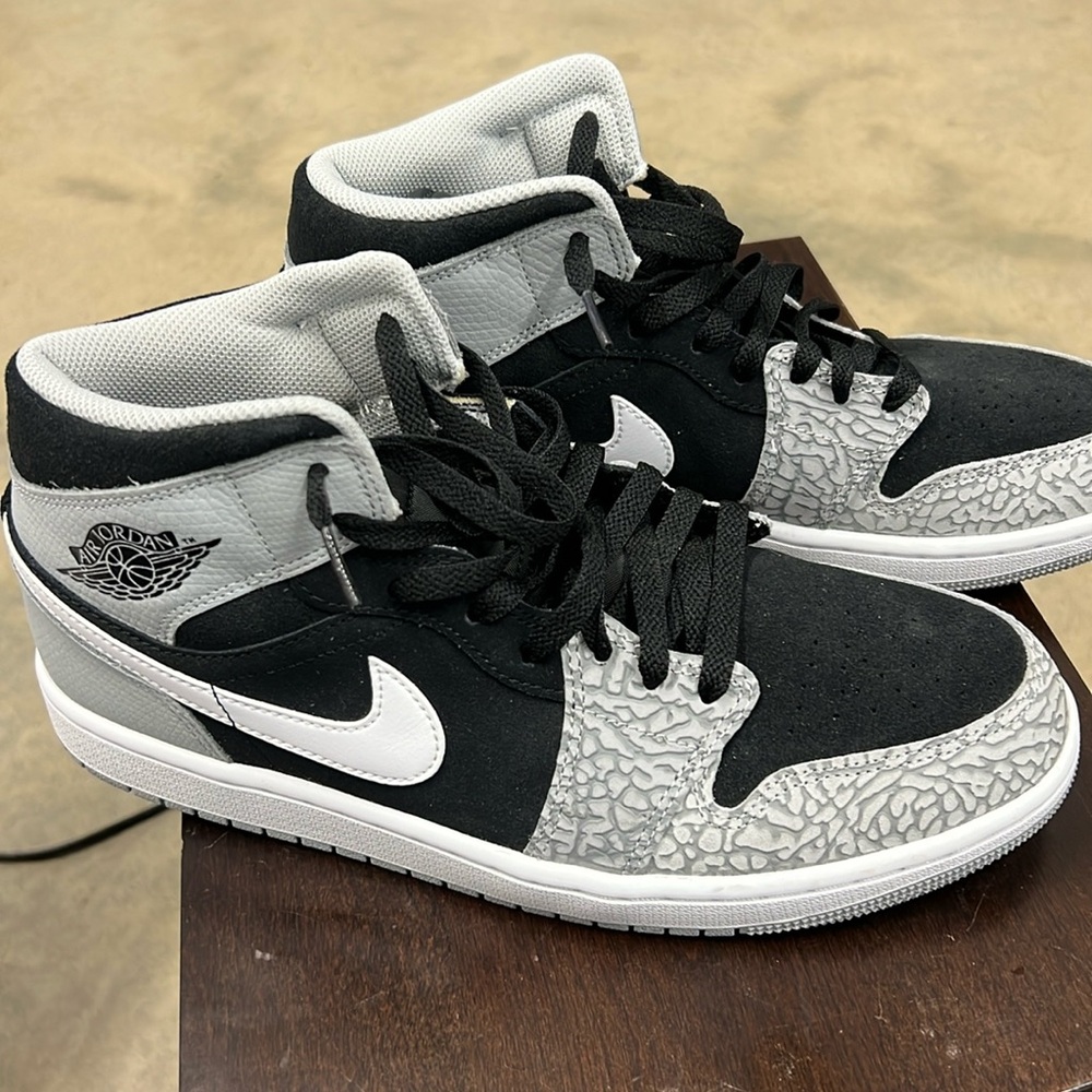 Nike Jordan Mid Elephant Toe 9.5